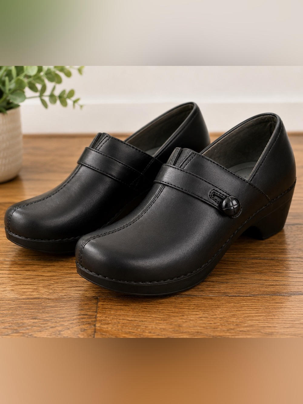 Dansko Black Leather Mary Jane Clogs Shoes US 8.5-9 EU 39 Slip Resistant Comfort